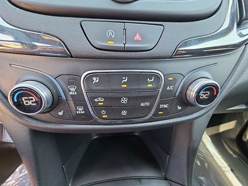 Used 2023 Chevrolet Equinox RS AWD/4WD image 17