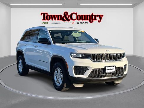 Certified 2023 Jeep Grand Cherokee Laredo w/ Luxury Tech Group I image 1