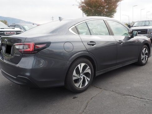 Used 2022 Subaru Legacy Premium image 5
