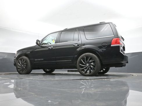 Used 2017 Lincoln Navigator Select image 41