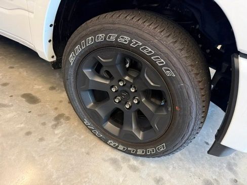 Used 2025 RAM 1500 Big Horn w/ Night Edition AWD/4WD image 3