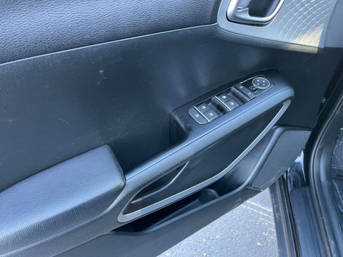 Used 2025 Kia Soul LX w/ LX Technology Package image 18