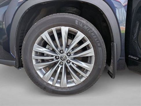 Used 2021 Toyota Highlander Platinum AWD/4WD image 13