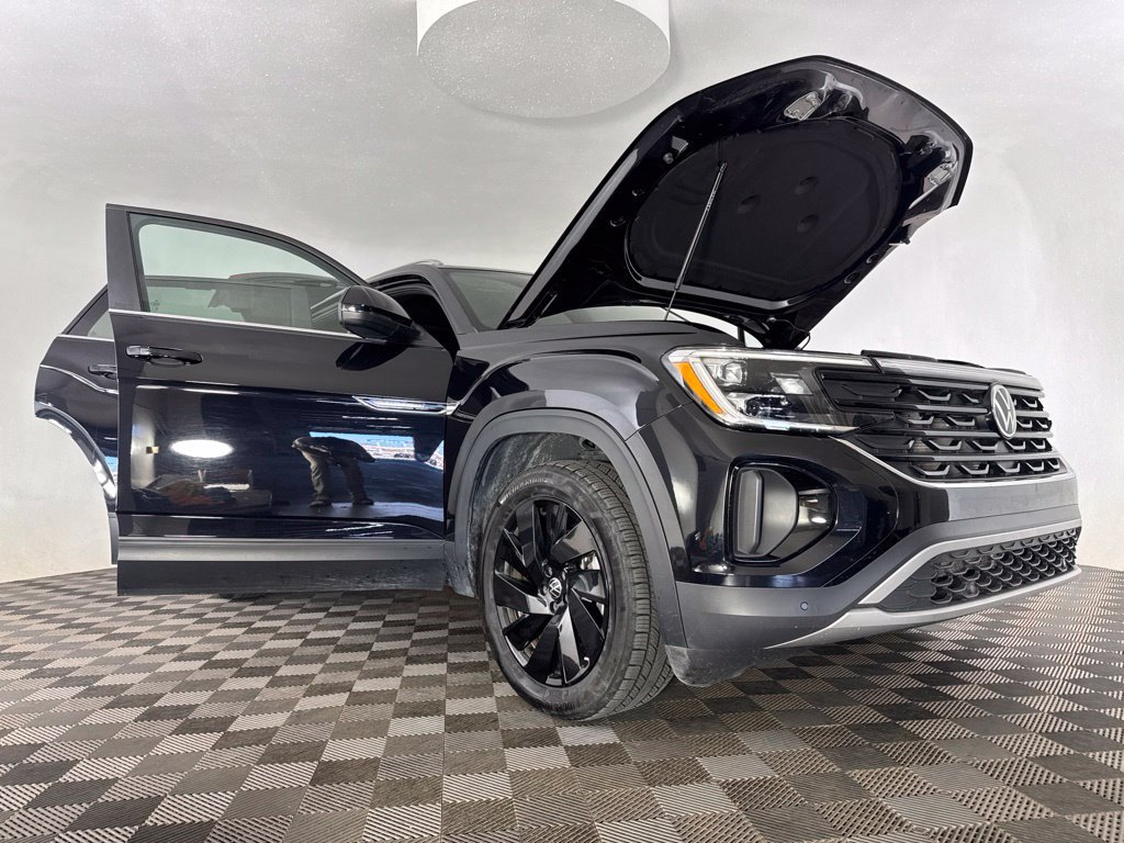 Used 2025 Volkswagen Atlas Cross Sport SE AWD/4WD image 20