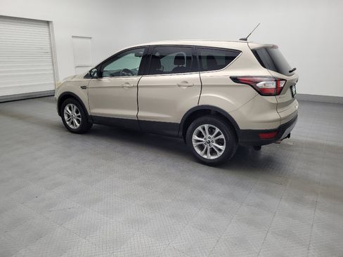 Used 2017 Ford Escape SE image 3