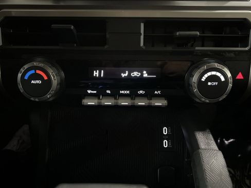 Used 2024 Toyota Tacoma TRD Off-Road image 20