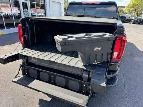 Used 2024 GMC Sierra 1500 Denali w/ Denali Reserve Package AWD/4WD image 9