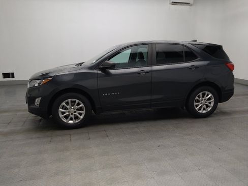 Used 2020 Chevrolet Equinox LS w/ LS Convenience Package FWD image 2