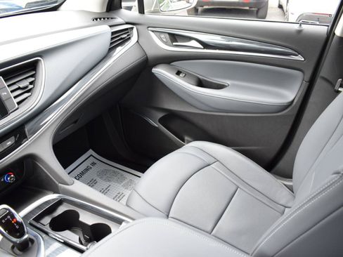 Used 2019 Buick Enclave Essence FWD image 16