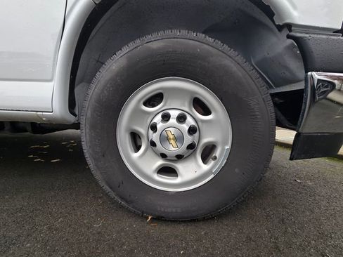 New 2024 Chevrolet Express 3500 w/ Power Convenience Package image 8