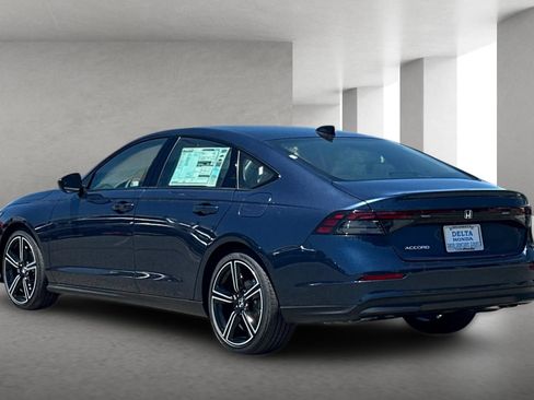 Used 2026 Honda Accord SE image 6