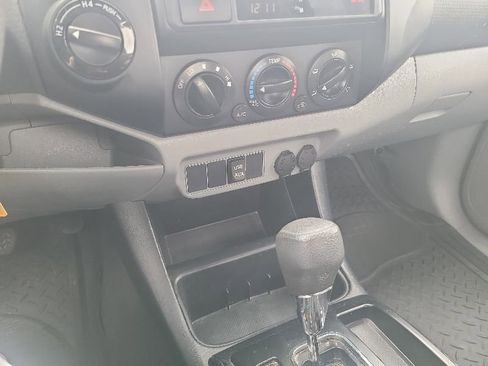 Used 2013 Toyota Tacoma 4x4 Regular Cab image 15