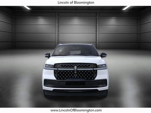 New 2026 Lincoln Navigator L Black Label AWD/4WD image 7
