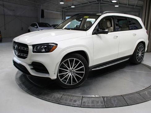 Used 2023 Mercedes-Benz GLS 450 4MATIC w/ AMG Line Exterior image 3