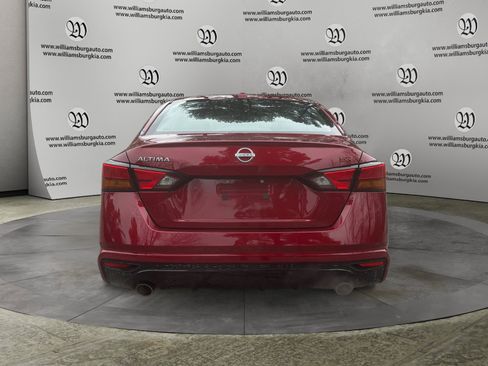 Used 2024 Nissan Altima 2.5 SR image 4