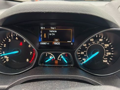 Used 2019 Ford Escape SE image 12