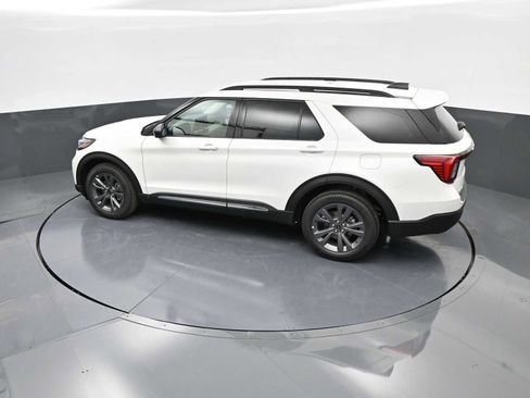 Used 2025 Ford Explorer Active w/ Active Comfort Package image 33