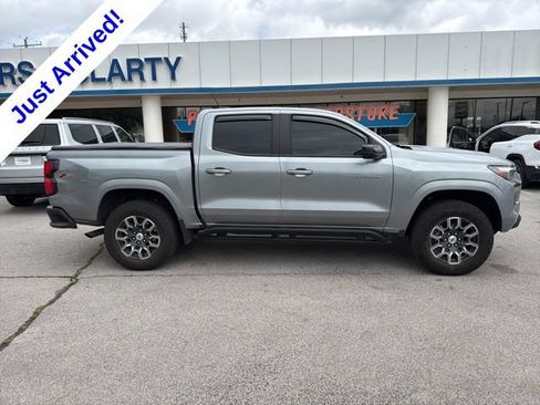 Used 2024 Chevrolet Colorado Z71 AWD/4WD image 2