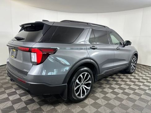 Used 2025 Ford Explorer ST-Line image 3