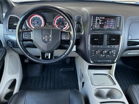 Used 2019 Dodge Grand Caravan SXT FWD image 15