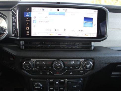 New 2026 Jeep Gladiator Sport image 17