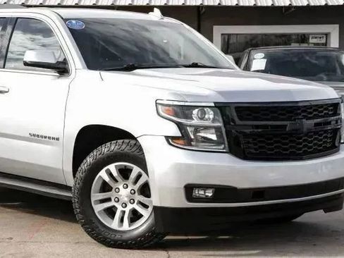 Used 2019 Chevrolet Suburban LT image 10