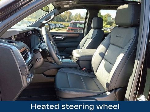 Used 2025 GMC Yukon XL Denali image 17