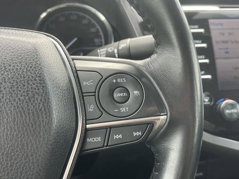 Used 2019 Toyota Camry XLE image 17