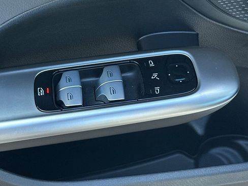 Used 2024 Mercedes-Benz C 300 Sedan image 26