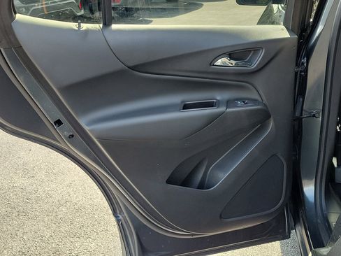 Used 2020 Chevrolet Equinox LT w/ Driver Convenience Package image 12