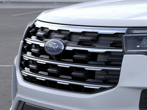 New 2026 Ford Explorer Active RWD image 17