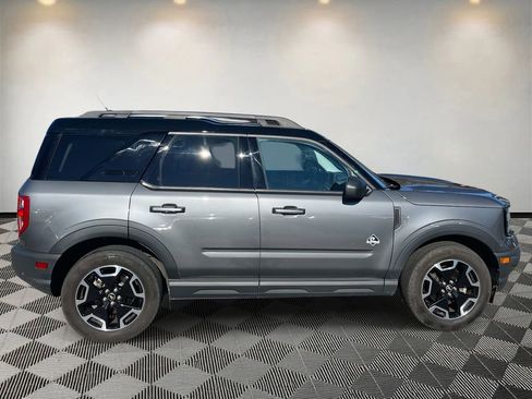 Used 2022 Ford Bronco Sport Outer Banks w/ Tech Package image 2