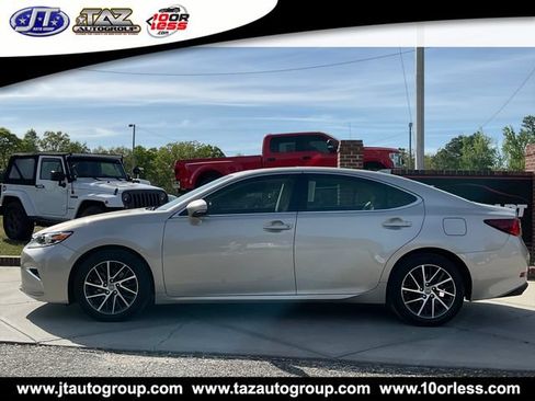 Used 2017 Lexus ES 350 w/ Luxury Package FWD image 4