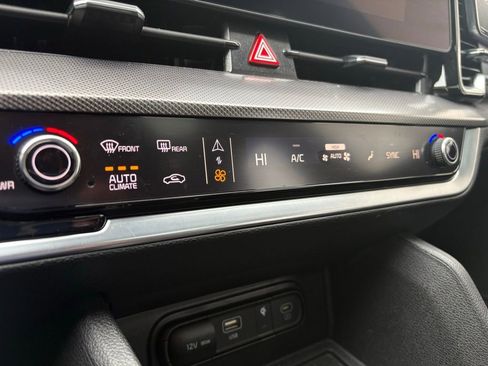 Used 2024 Kia Sportage SX image 31