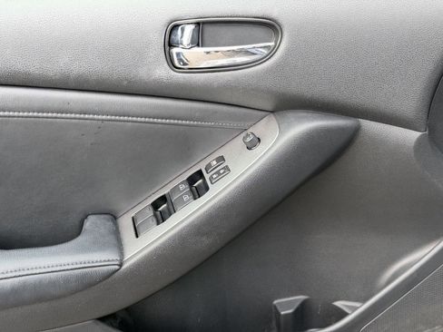 Used 2010 Nissan Altima 2.5 SL w/ SL Pkg image 10
