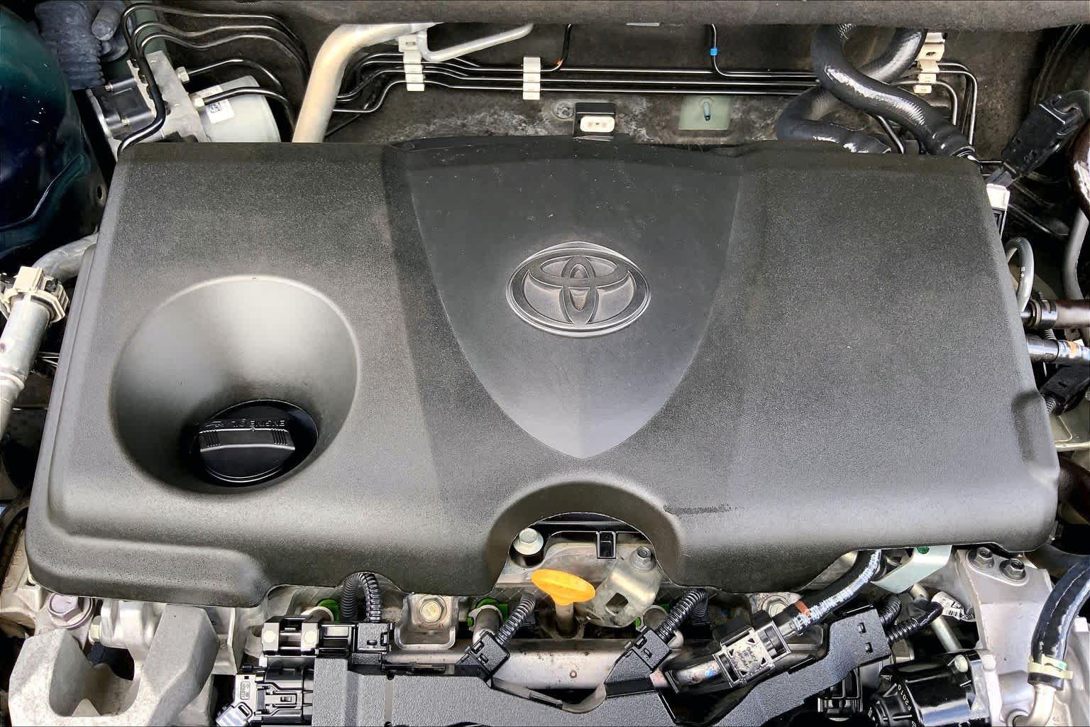 Used 2023 Toyota RAV4 XLE FWD image 32