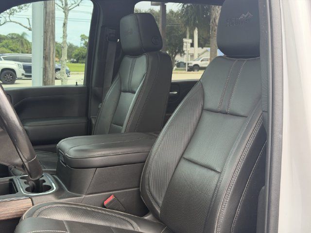 Used 2023 Chevrolet Silverado 3500 High Country w/ Snow Plow Prep/Camper Package AWD/4WD image 16