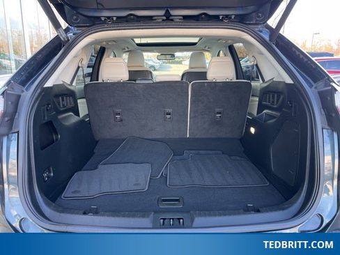 Used 2022 Ford Edge Titanium w/ Class II Trailer Tow Package image 12