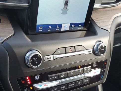 Used 2020 Ford Explorer Platinum w/ Premium Technology Package image 21