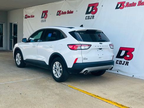 Used 2020 Ford Escape SE image 5