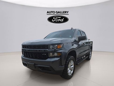 Used 2019 Chevrolet Silverado 1500 Custom w/ Custom Value Package RWD image 3