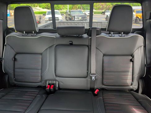New 2026 GMC Sierra 2500 AT4X AWD/4WD image 32