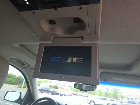 Used 2015 Cadillac Escalade Premium image 15