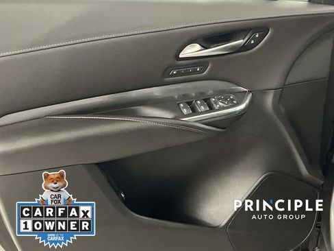 Used 2024 Cadillac XT4 Premium Luxury image 11