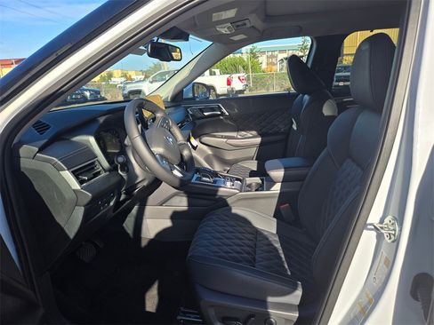 New 2025 Mitsubishi Outlander SEL image 9