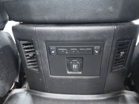 Used 2018 RAM 1500 Laramie image 7