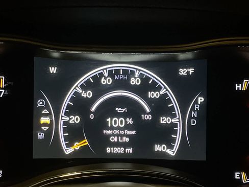 Used 2018 Jeep Grand Cherokee Limited image 15