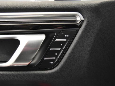 Used 2020 Porsche Macan S image 29