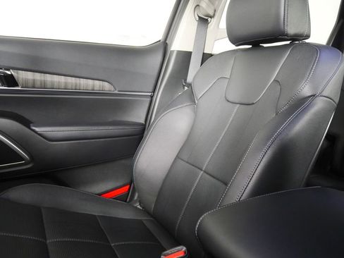 Used 2023 Kia Telluride EX w/ EX Captain's Chair Package image 27