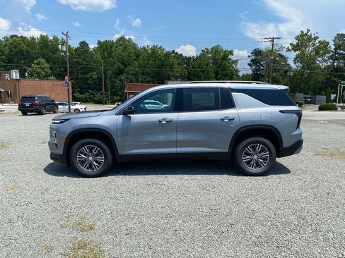 New 2025 Chevrolet Traverse LT w/ Driver Confidence Package image 6